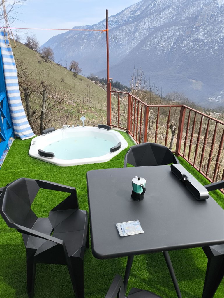 کلبه فلت جکوزی دار دوهزار ۱