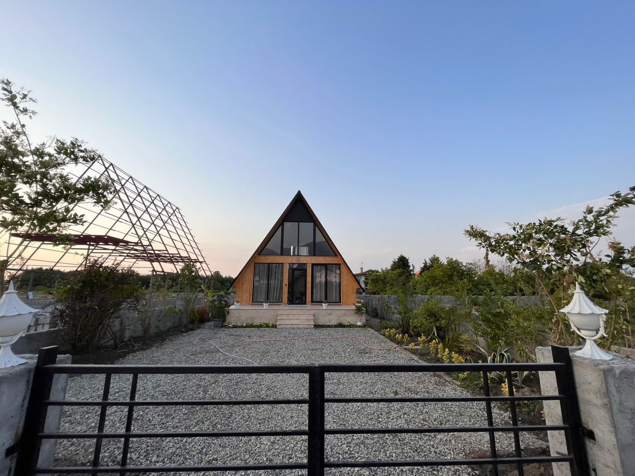 دوخوابه دوبلکس باغ بهشت 2