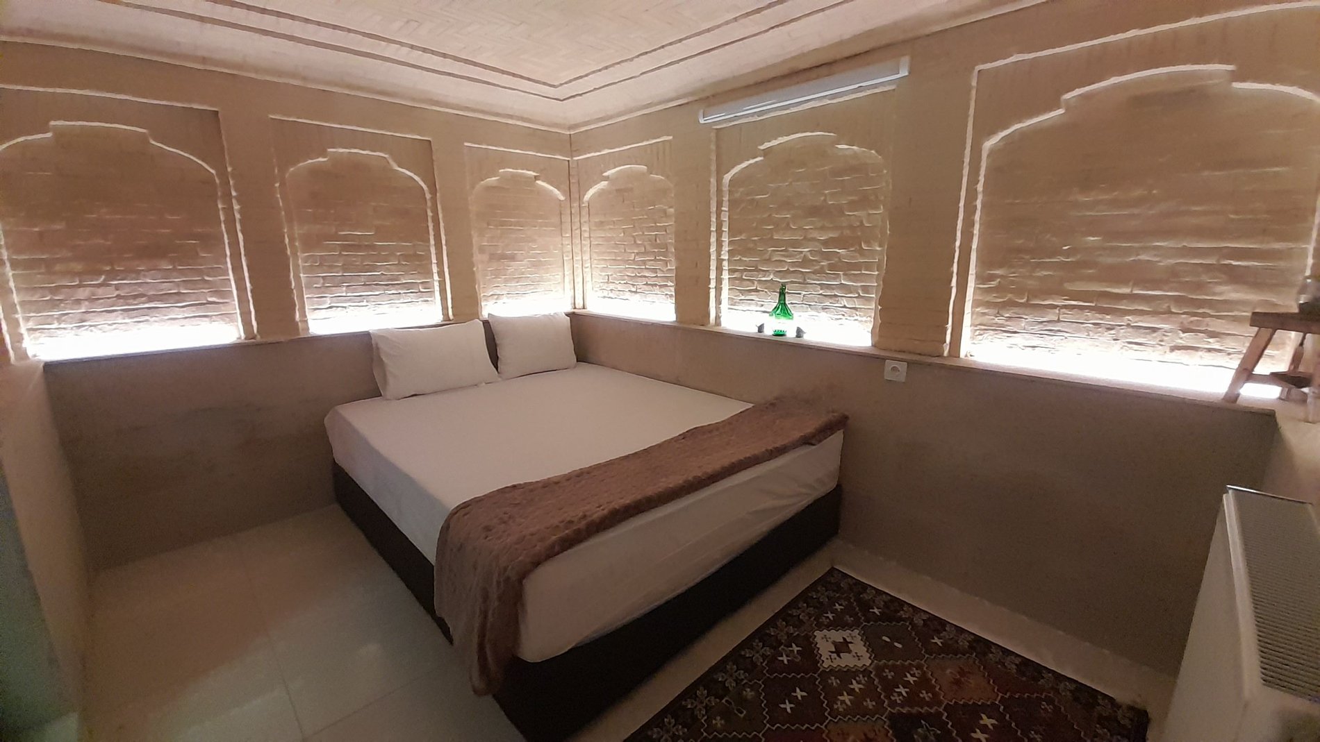 سووشون - واحد ترنج