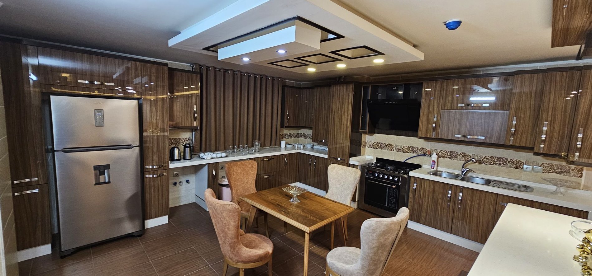 سه خوابه شنیتا VIP