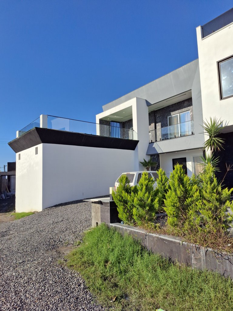 ویلا سه خوابه ساحلی استخردار آبگرم صدف 2