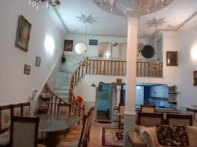 آپارتمان دوخوابه دوبلکس هفتاد و دوتن