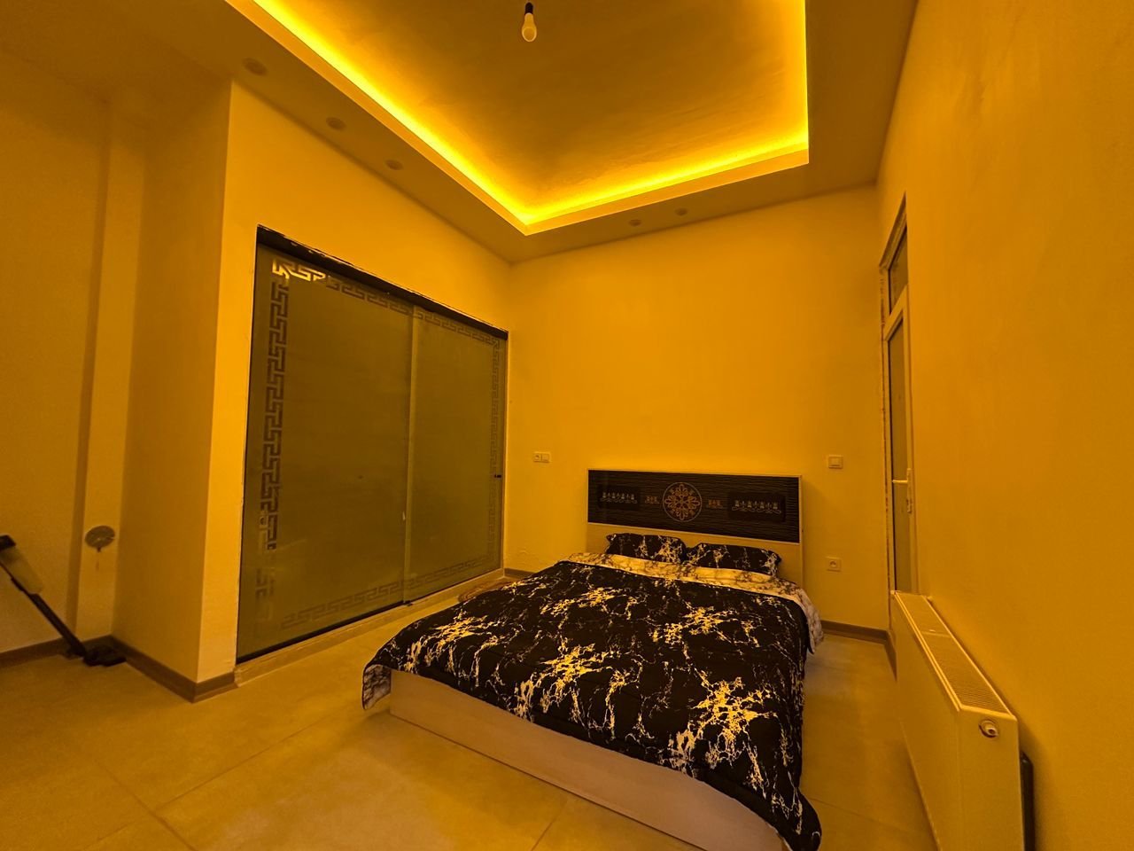 سه خوابه استخر آبگرم الارا ۲