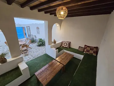 بومگردی ساحلی مکسر - واحد لور