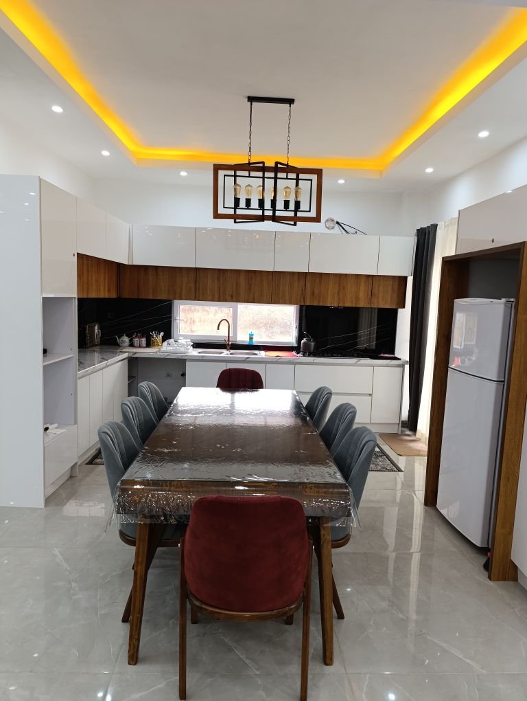 ویلا چهارخوابه تریپلکس استخردار آبگرم عمارت حسینی