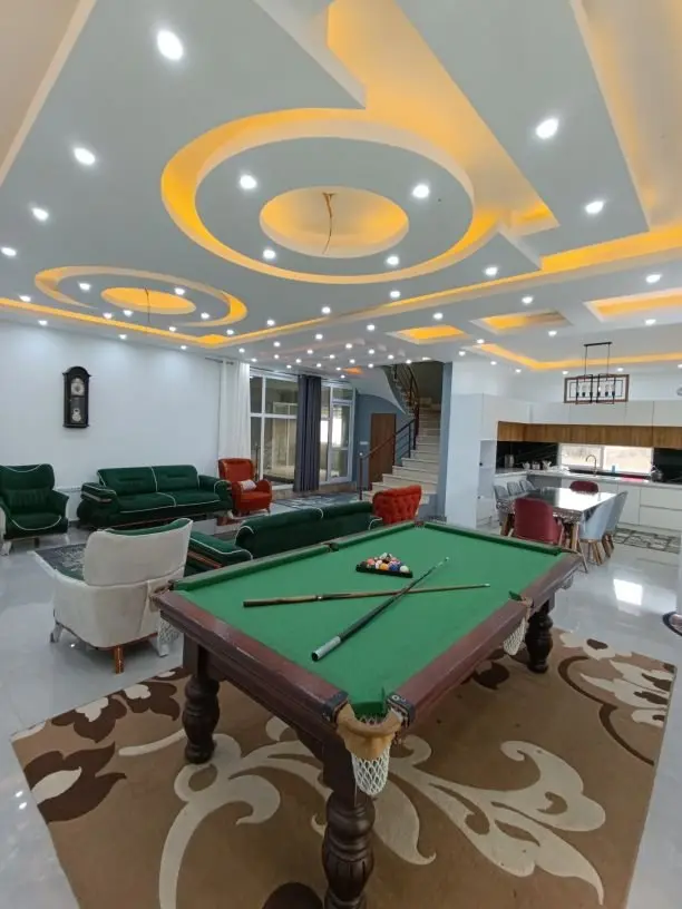 ویلا چهارخوابه تریپلکس استخردار آبگرم عمارت حسینی