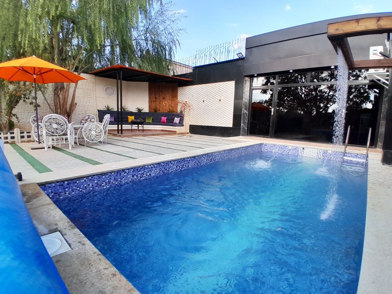 یک خوابه استخردار آبگرم دلناز