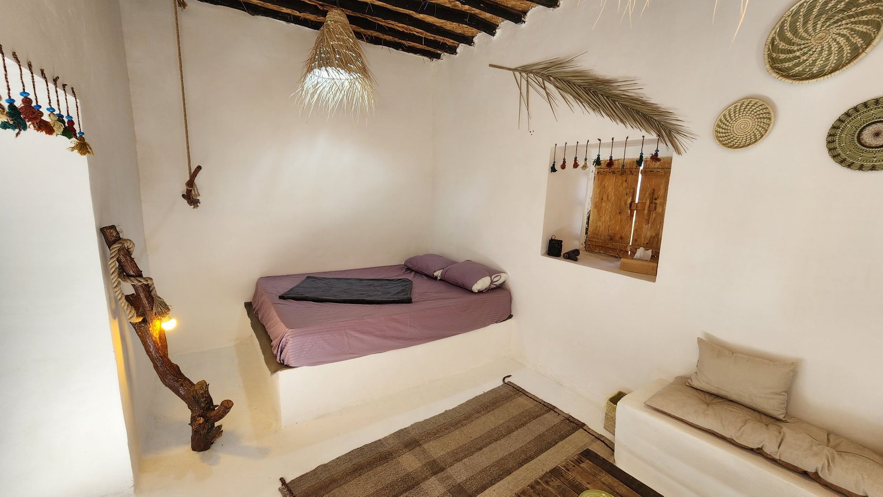 بومگردی حورا - واحد نخل