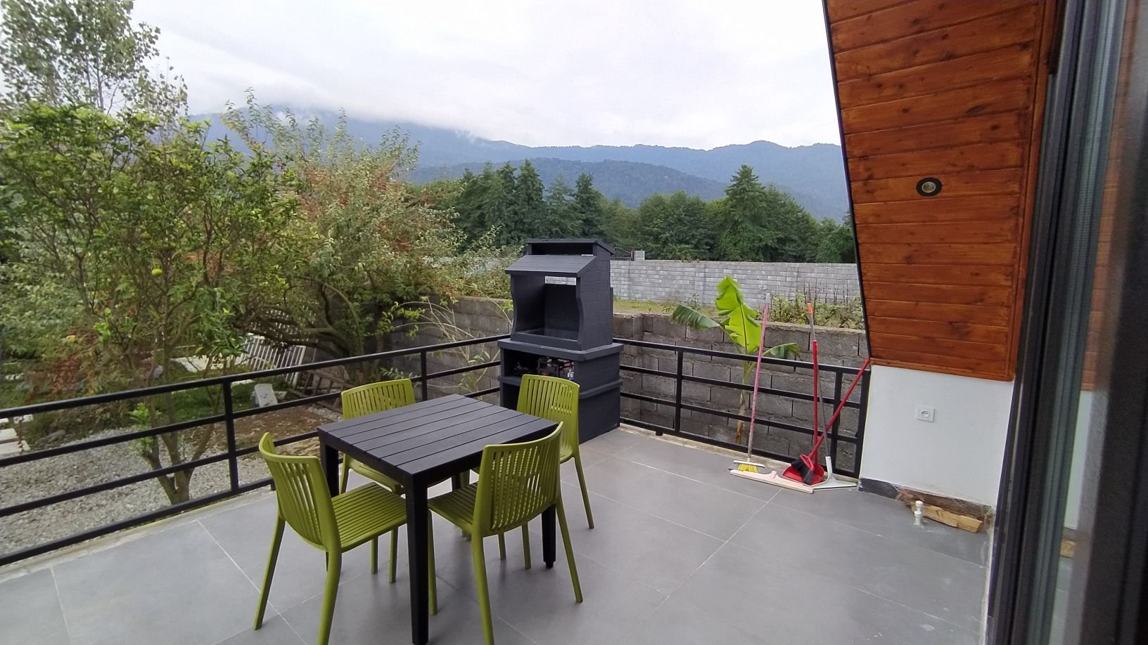 کلبه یک خوابه چاری