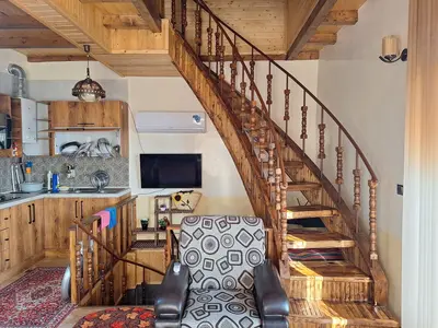 کلبه یک خوابه دوبلکس سنتی بلوط