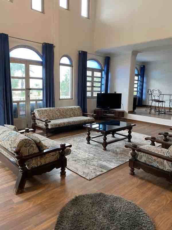 پنج خوابه ساحلی لاتانیا