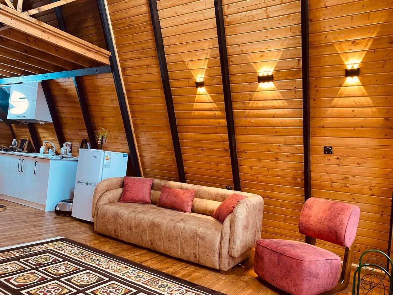 یک خوابه جکوزی دار سوئیسی گهر