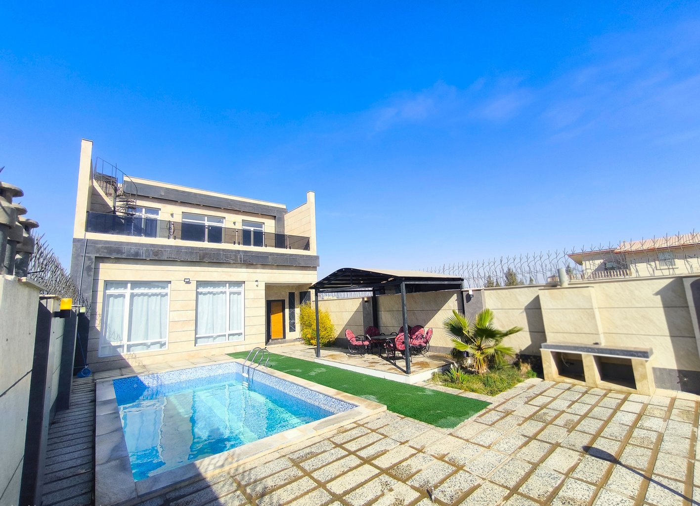 سه خوابه استخردار آبگرم شهرک زعفرانیه 2