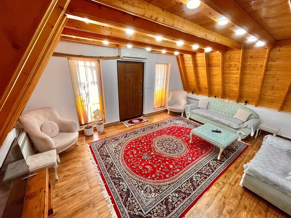 کلبه دوخوابه سوئیسی استخردار آبگرم محسنی