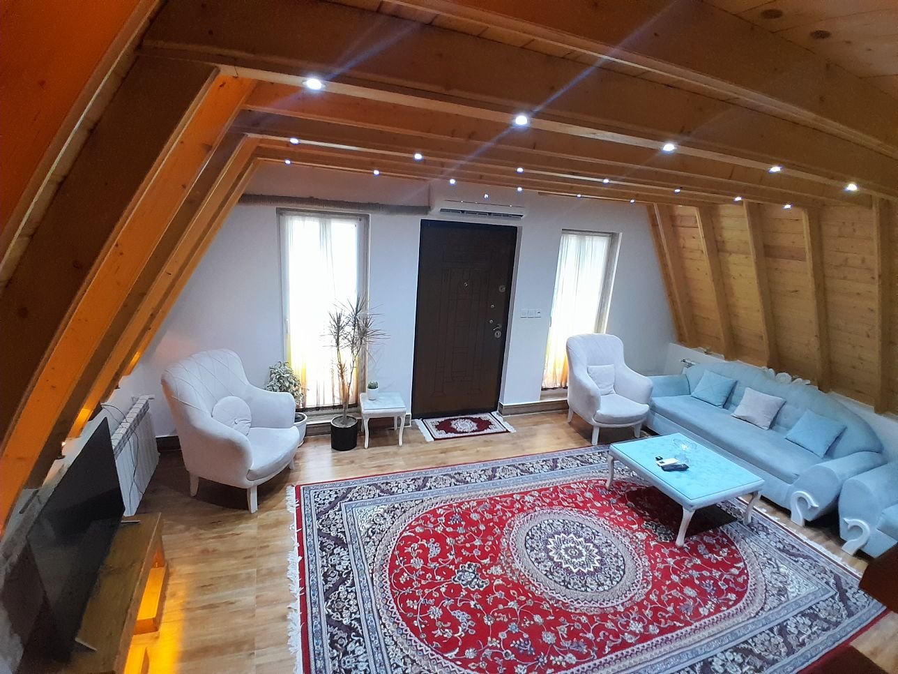 کلبه دوخوابه سوئیسی استخردار آبگرم محسنی