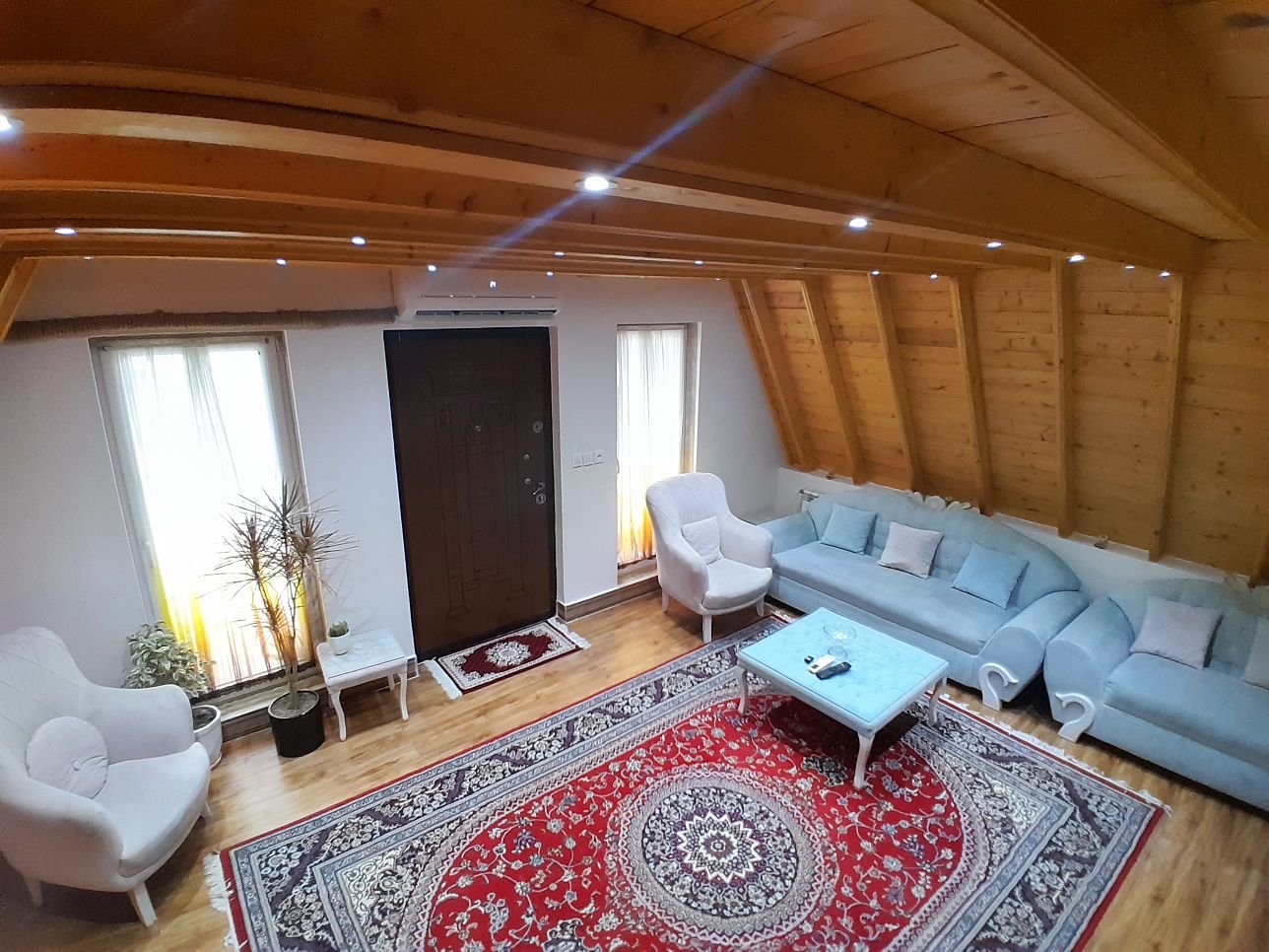 کلبه دوخوابه سوئیسی استخردار آبگرم محسنی