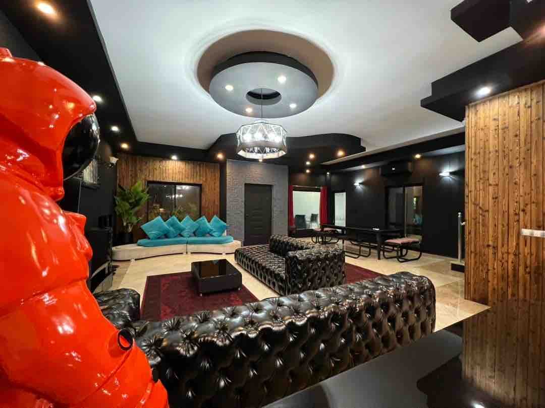 چهارخوابه استخردار آبگرم قرمز