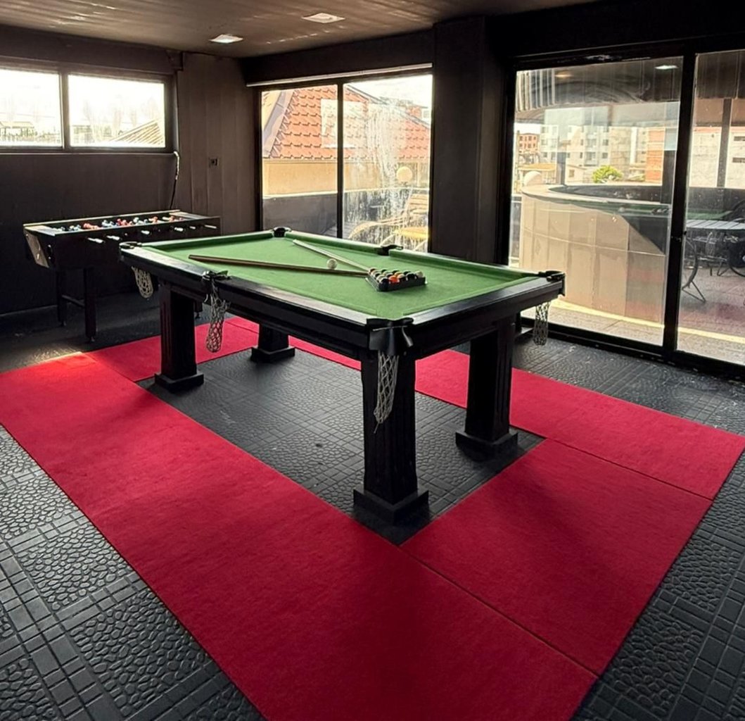 چهارخوابه استخردار آبگرم قرمز