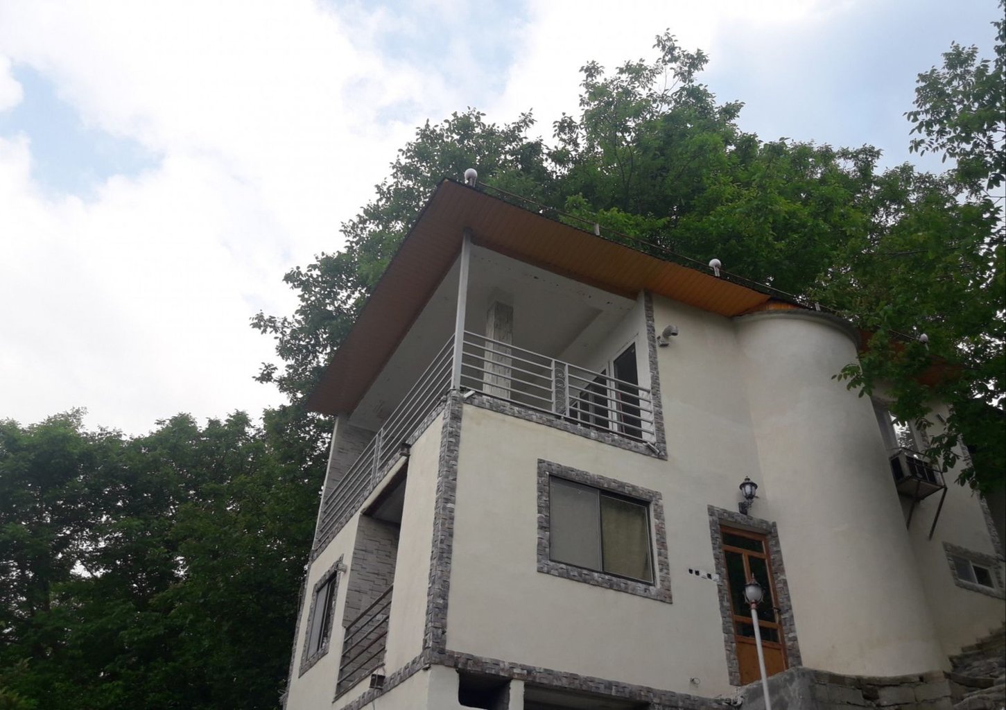 ویلا دوخوابه جنگلی جکوزی دار ماه سرا