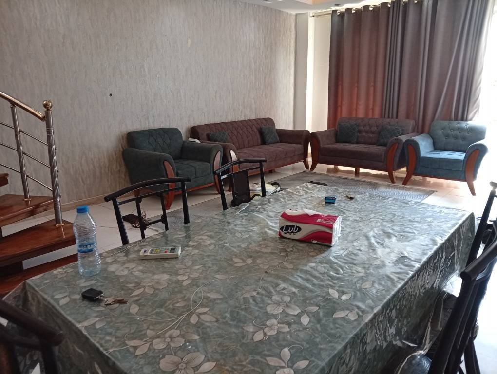 ویلا سه خوابه تریپلکس استخردار آبگرم ساحلی تاکستانی