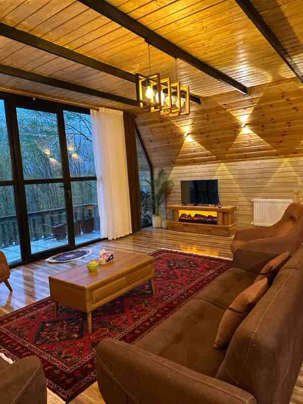 کلبه دوخوابه سوئیسی چوبی زوریخ