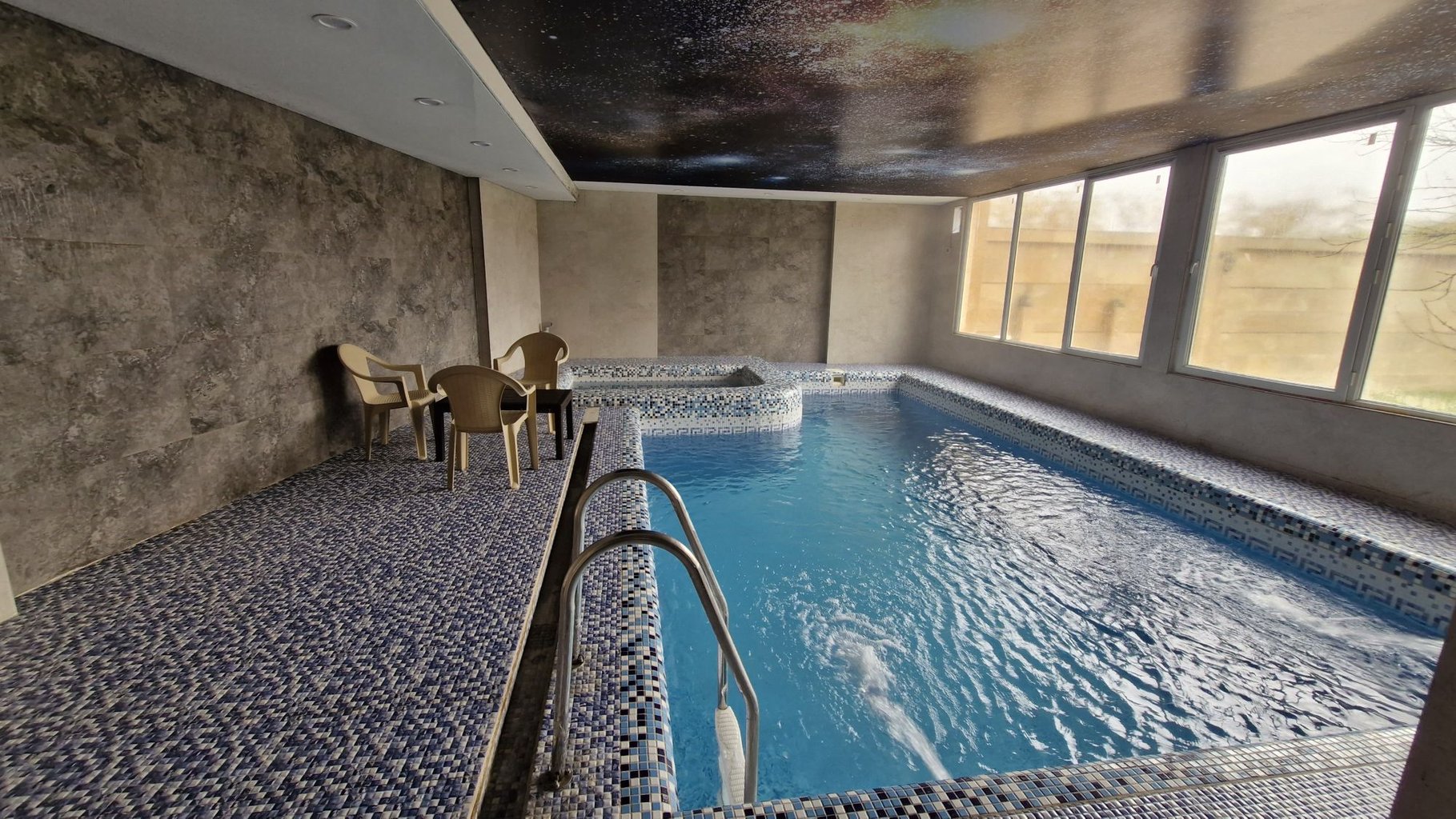 ویلا چهارخوابه استخردار آبگرم اهورا