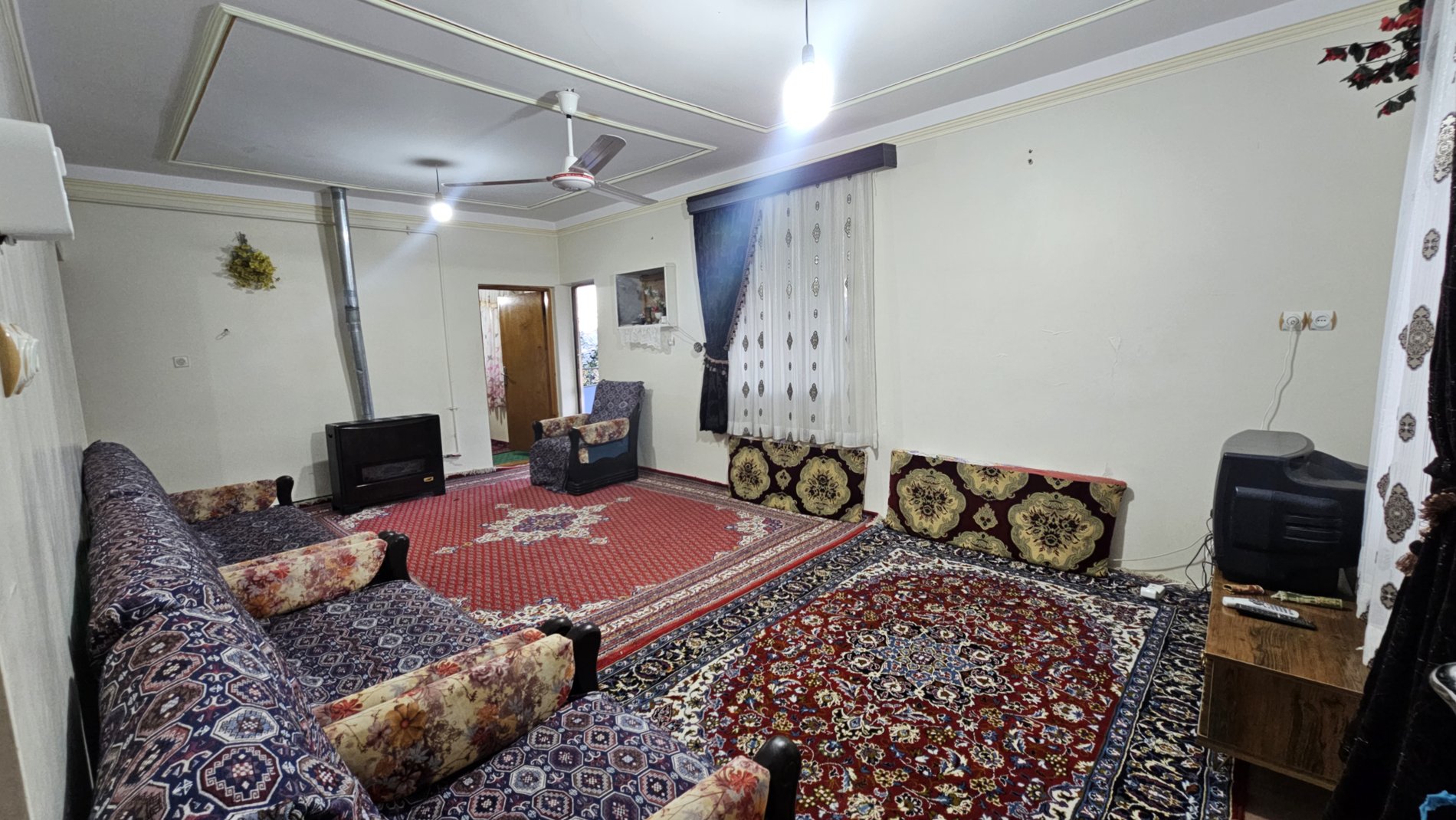 سوئیت دوخوابه تراس دار در لفور