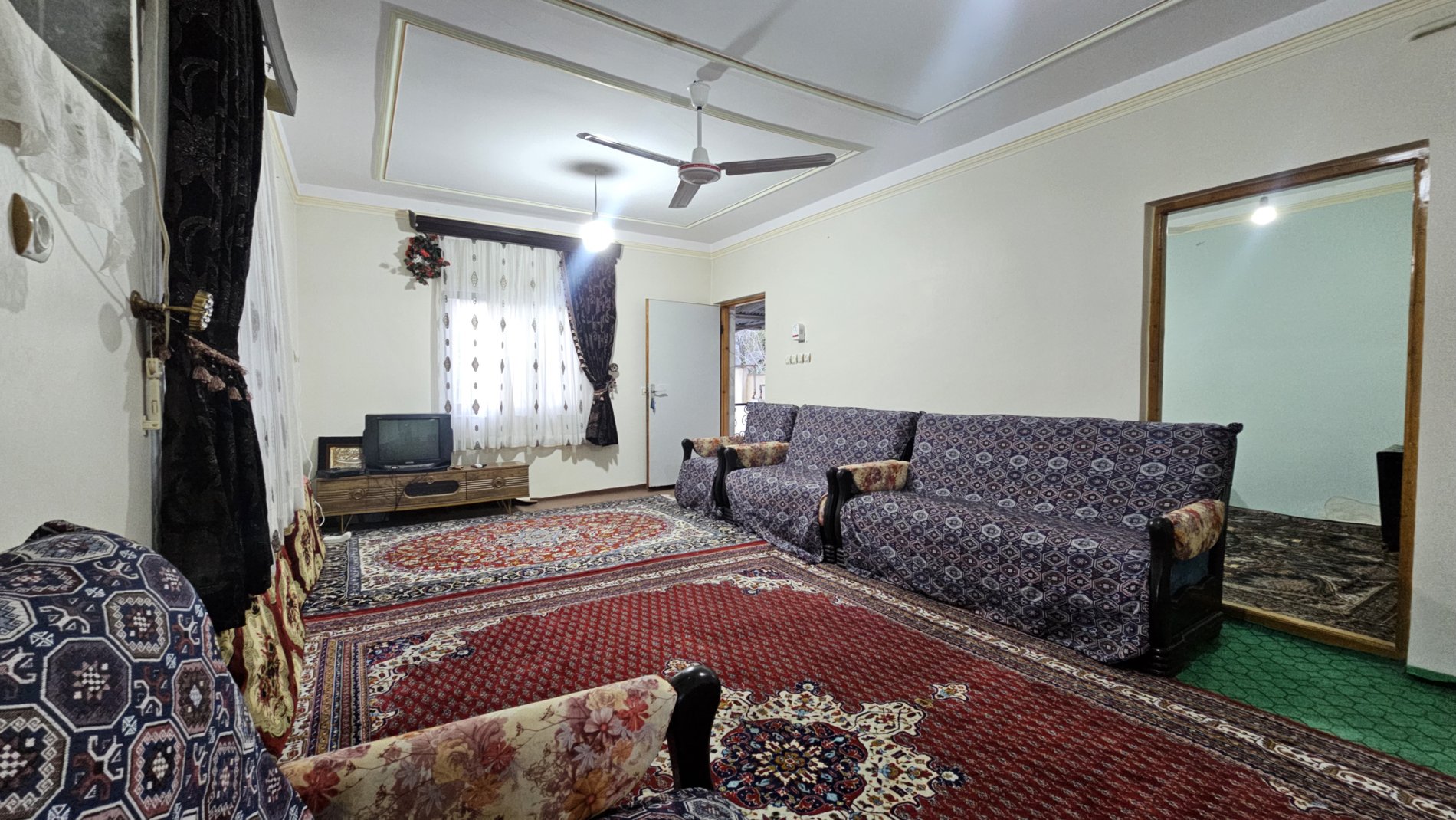 سوئیت دوخوابه تراس دار در لفور