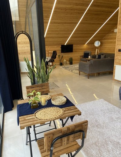 کلبه یک خوابه شیشه ای افرا