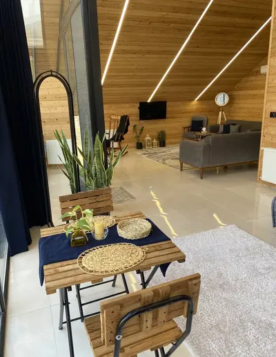 کلبه یک خوابه شیشه ای افرا