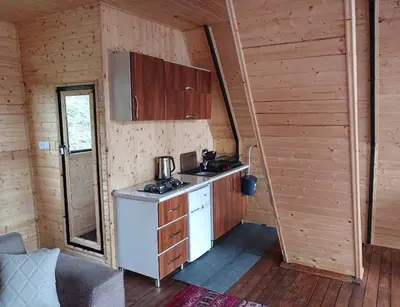 کلبه دوخوابه چوبی شعبانیان