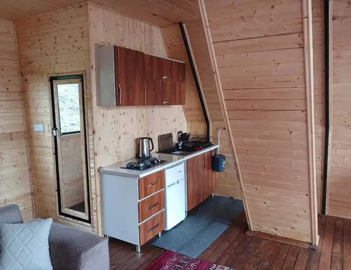 کلبه دوخوابه چوبی شعبانیان