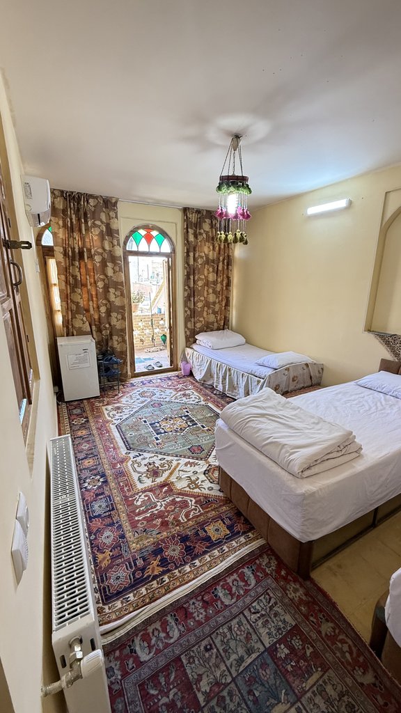 اقامتگاه سنتی صالحی 2 - واحد سه تخته بالا یک