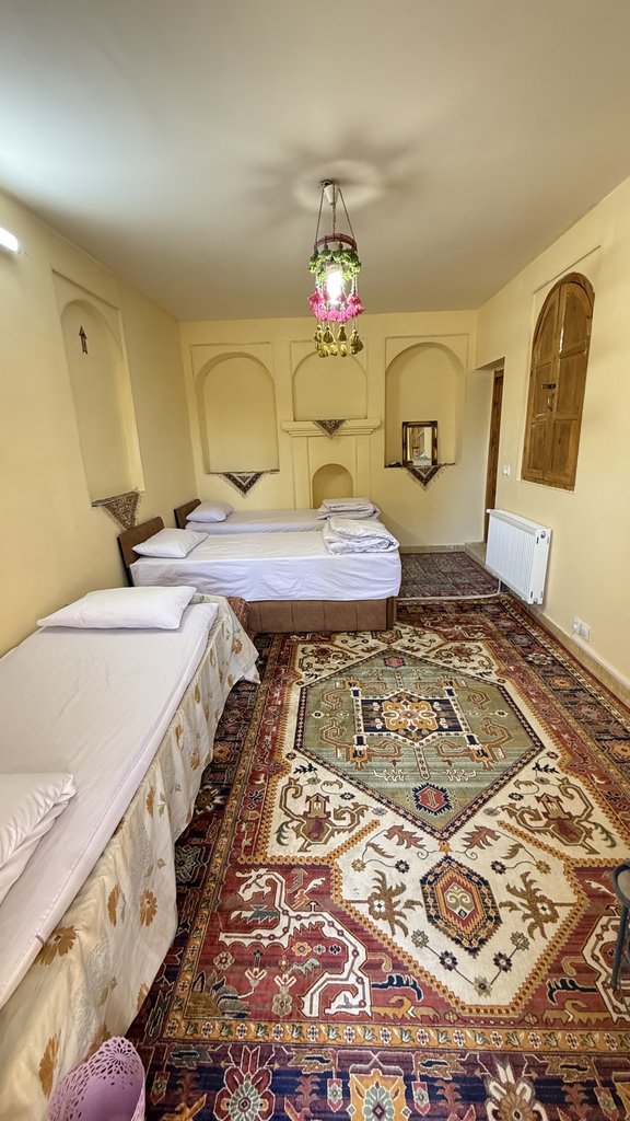 اقامتگاه سنتی صالحی 2 - واحد سه تخته بالا یک