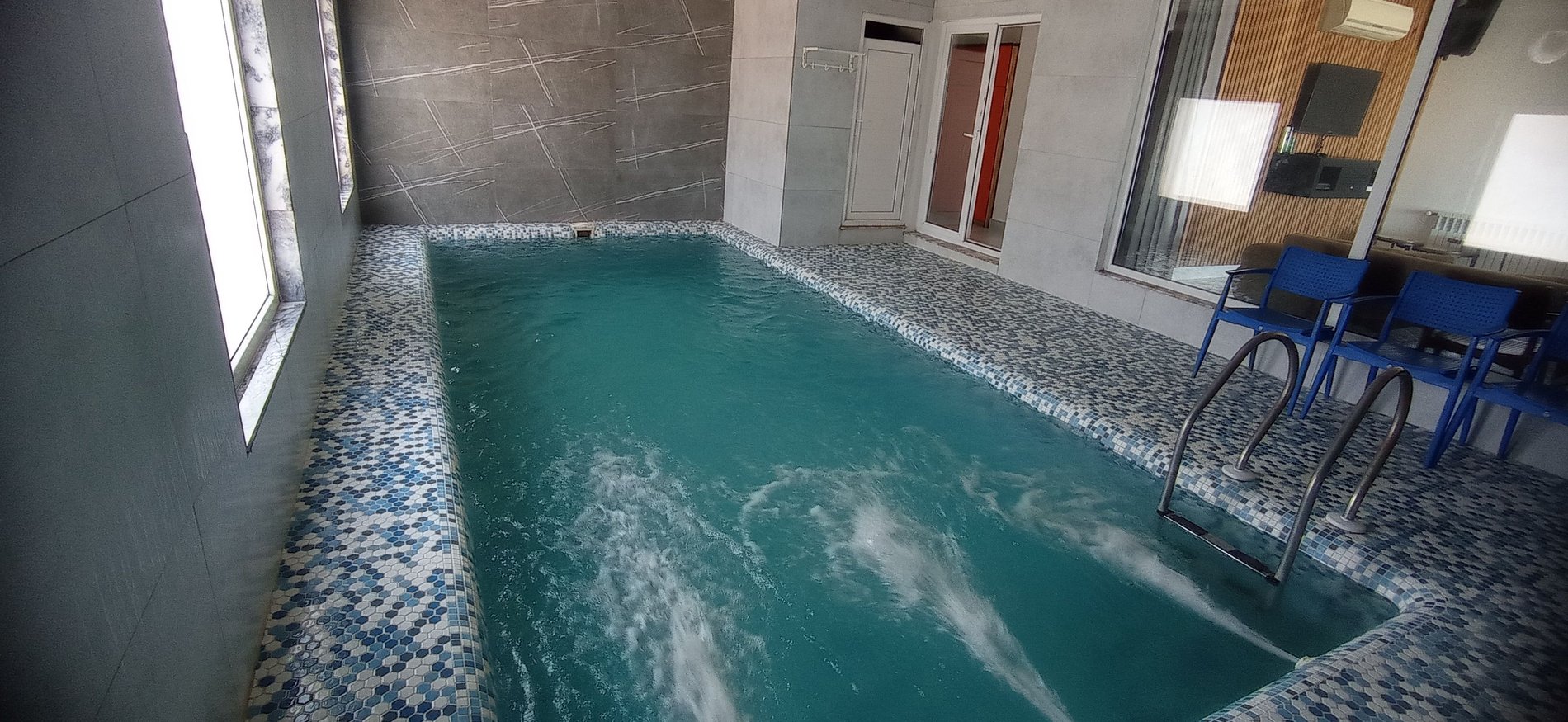 ویلا سه خوابه استخردار آبگرم مانی 3