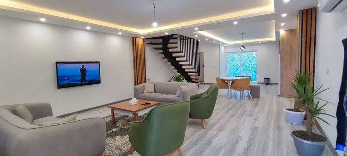 ویلا دوخوابه ساحلی دوبلکس استخردار آبگرم صدف مهندس رسا 2 - سالن پذیرایی و سالن Tv