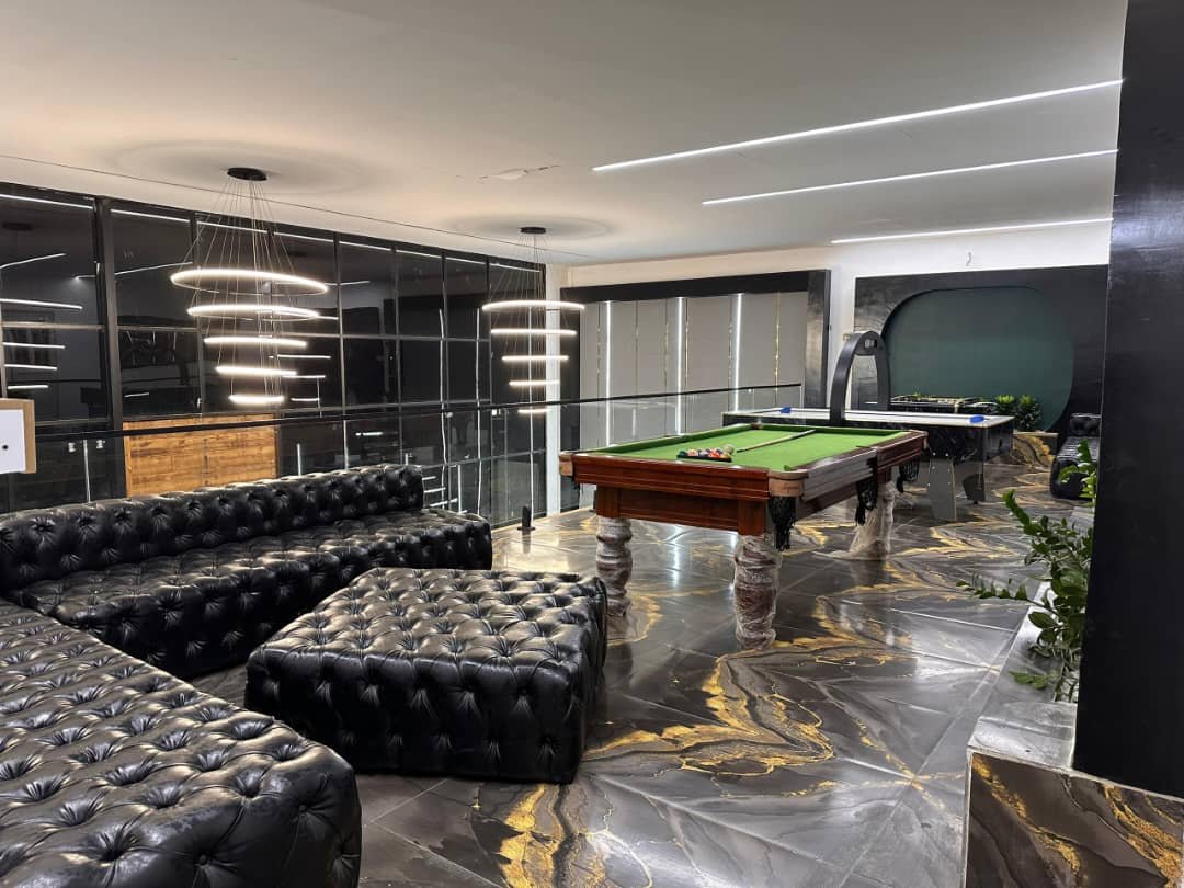 ویلا چهارخوابه تریپلکس استخردار آبگرم آرامیس