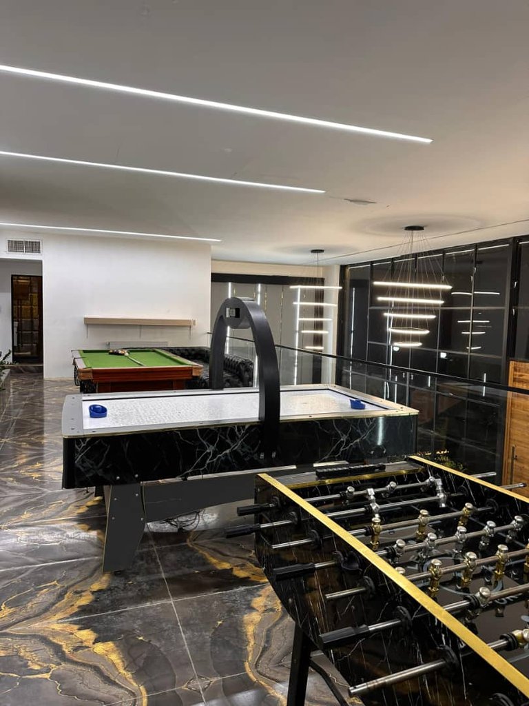 ویلا چهارخوابه تریپلکس استخردار آبگرم آرامیس