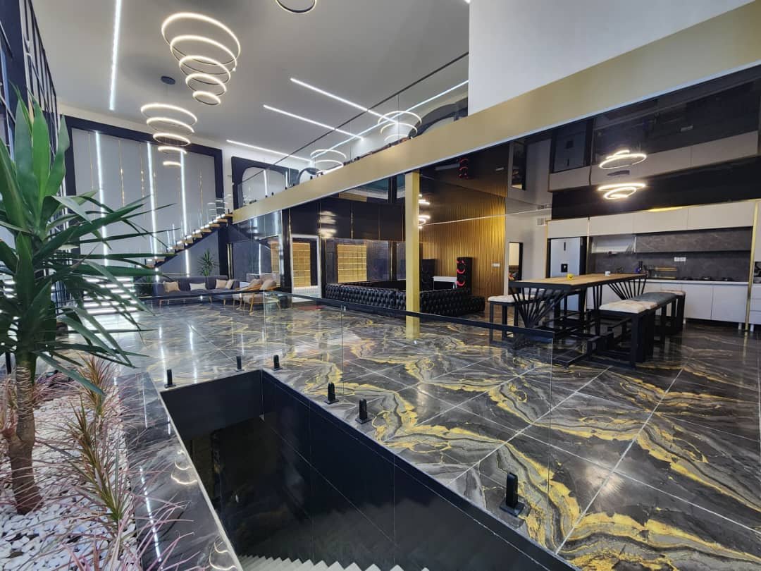 ویلا چهارخوابه تریپلکس استخردار آبگرم آرامیس