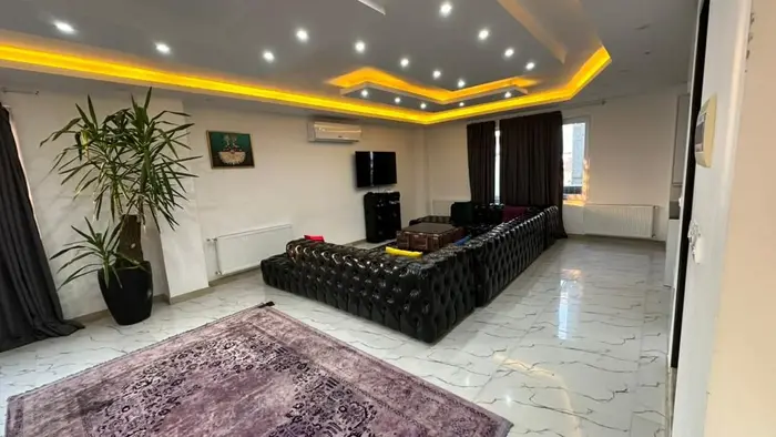 ویلا تریپلکس استخردار آبگرم چهارخوابه نسیم ۶