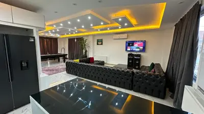 ویلا تریپلکس استخردار آبگرم چهارخوابه نسیم ۶