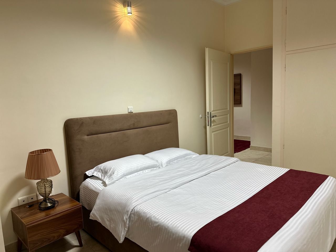 آپارتمان یک خوابه سورنا - واحد ۱۲ مطهری