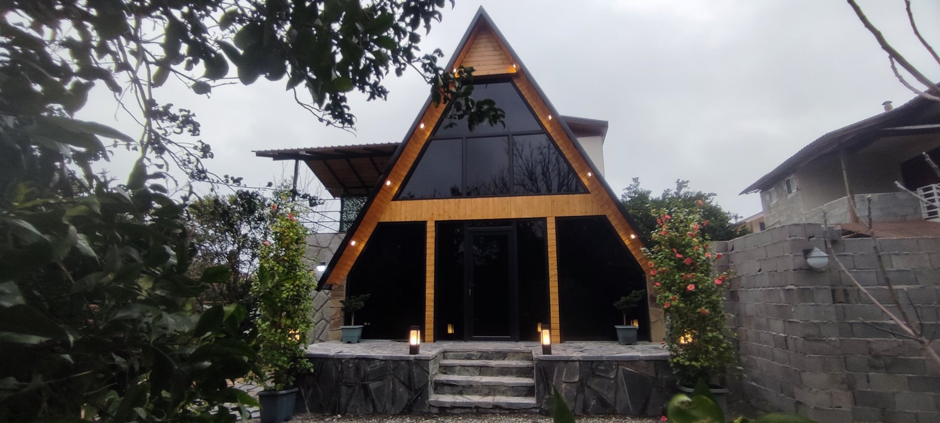 کلبه دوخوابه دوبلکس جکوزی دار پرستو