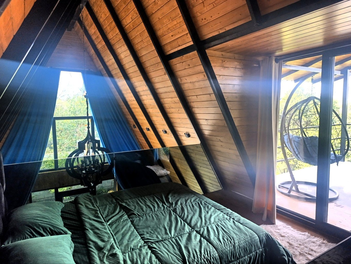 کلبه دوخوابه دوبلکس جکوزی دار پرستو