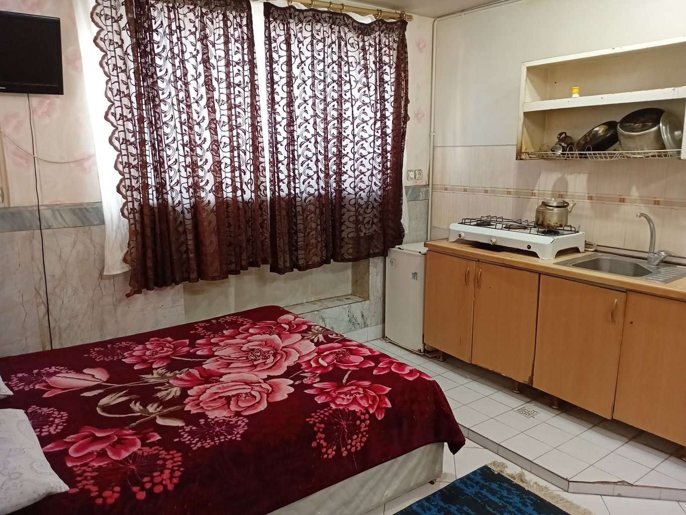 سوئیت آستانه پرست - واحد 104