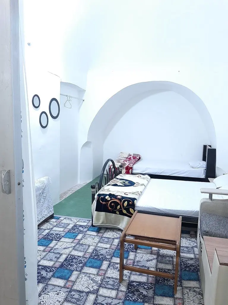 مسافرخانه بهار - واحد 105