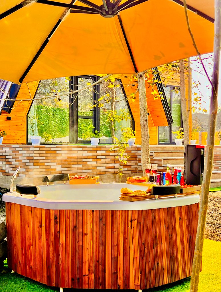 کلبه دوخوابه جنگلی سوئیسی جکوزی دار هاریکا