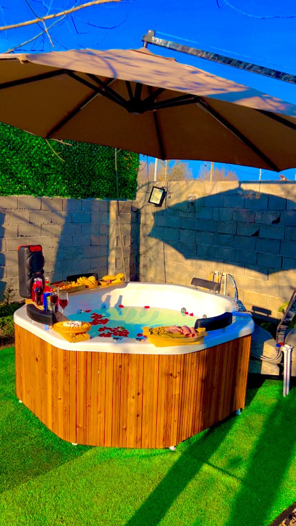 کلبه دوخوابه جنگلی سوئیسی جکوزی دار هاریکا