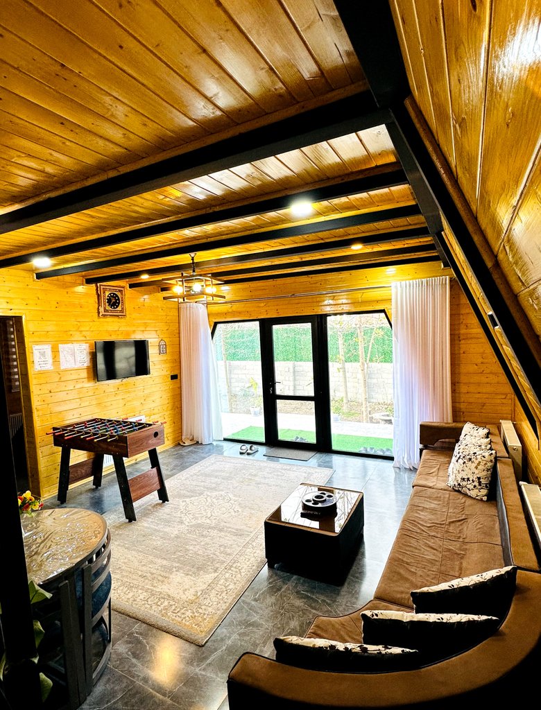 کلبه دوخوابه جنگلی سوئیسی جکوزی دار هاریکا