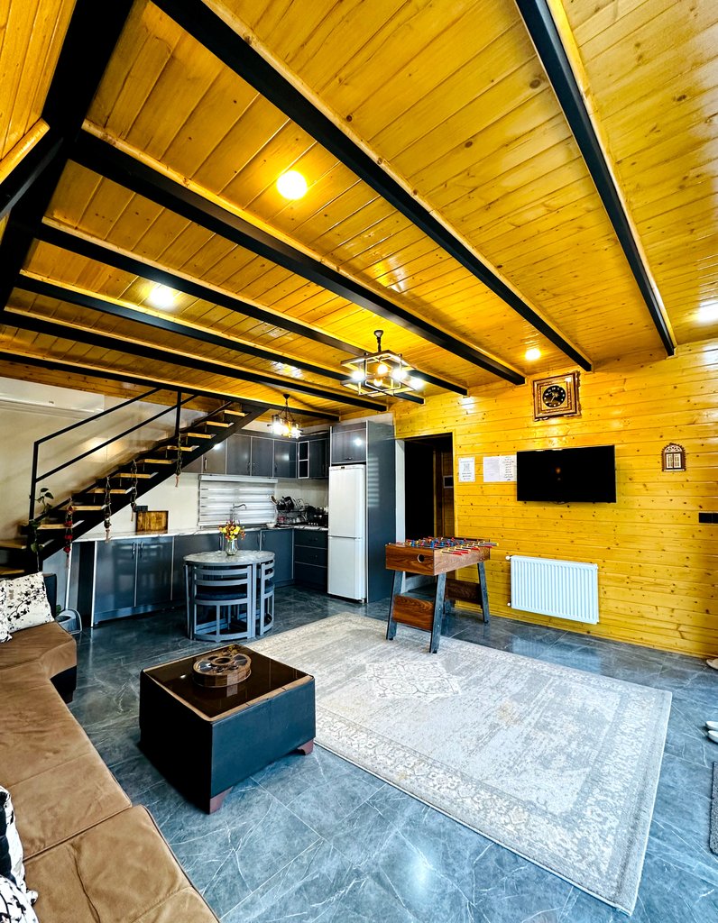 کلبه دوخوابه جنگلی سوئیسی جکوزی دار هاریکا